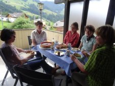 Essensblick auf der Terrasse nach Süden
